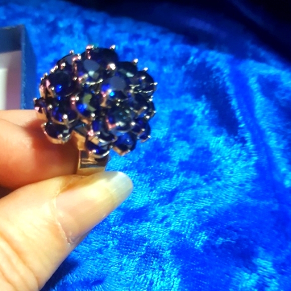 Blue Sapphire Cluster Ring - Picture 3 of 4